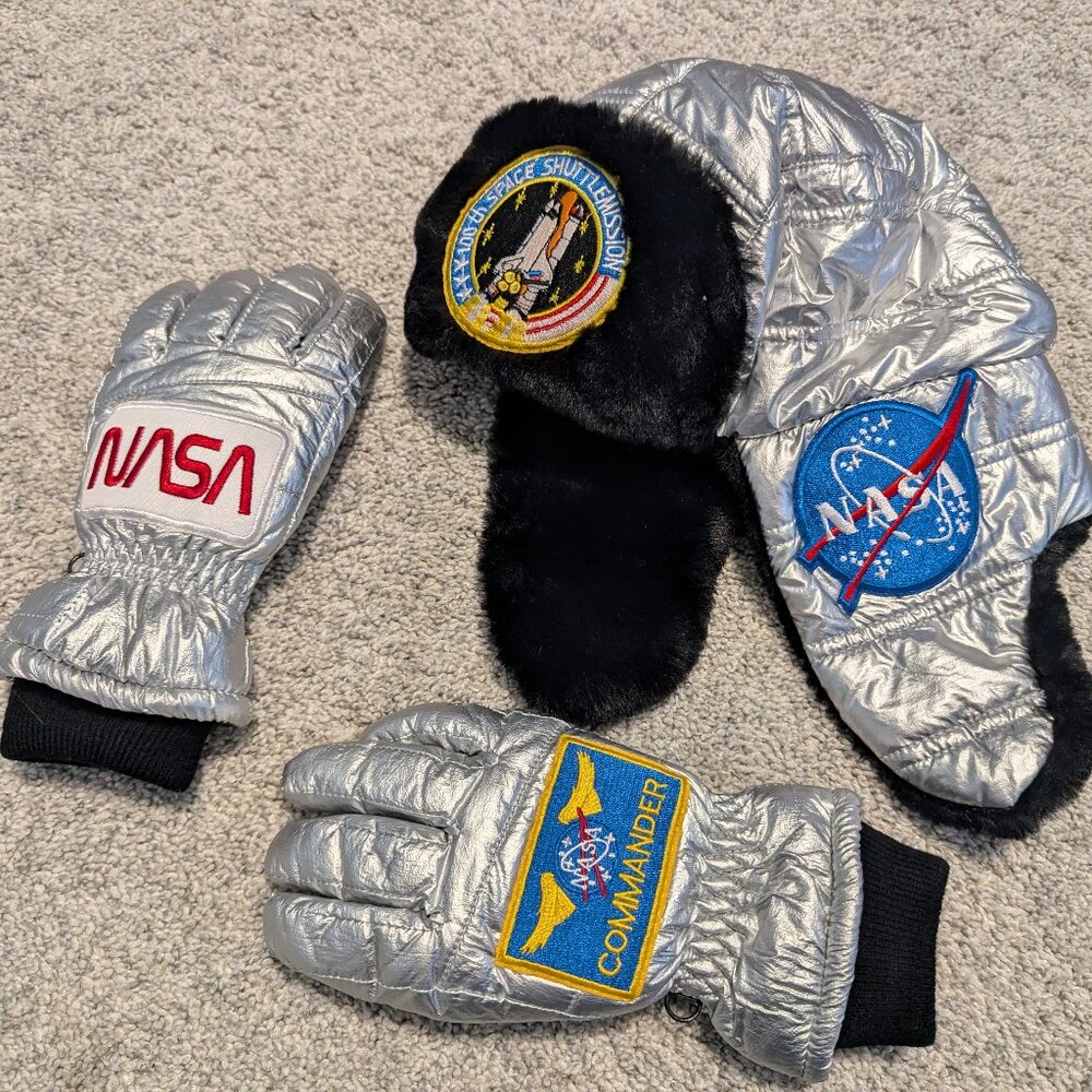 Kids NASA insulated snow winter hat and gloves